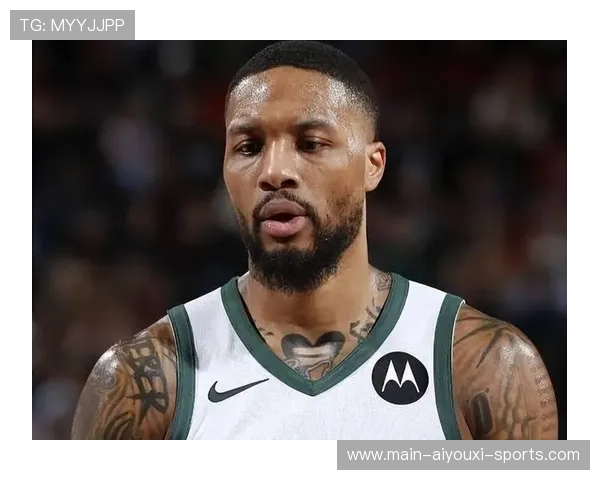 雄鹿利拉德外线开火，三分一记接一记